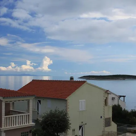 Apartment By The Sea Milna, - 8896